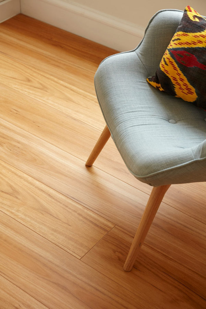 Blackbutt-Oakleaf-Laminate-1200x1800