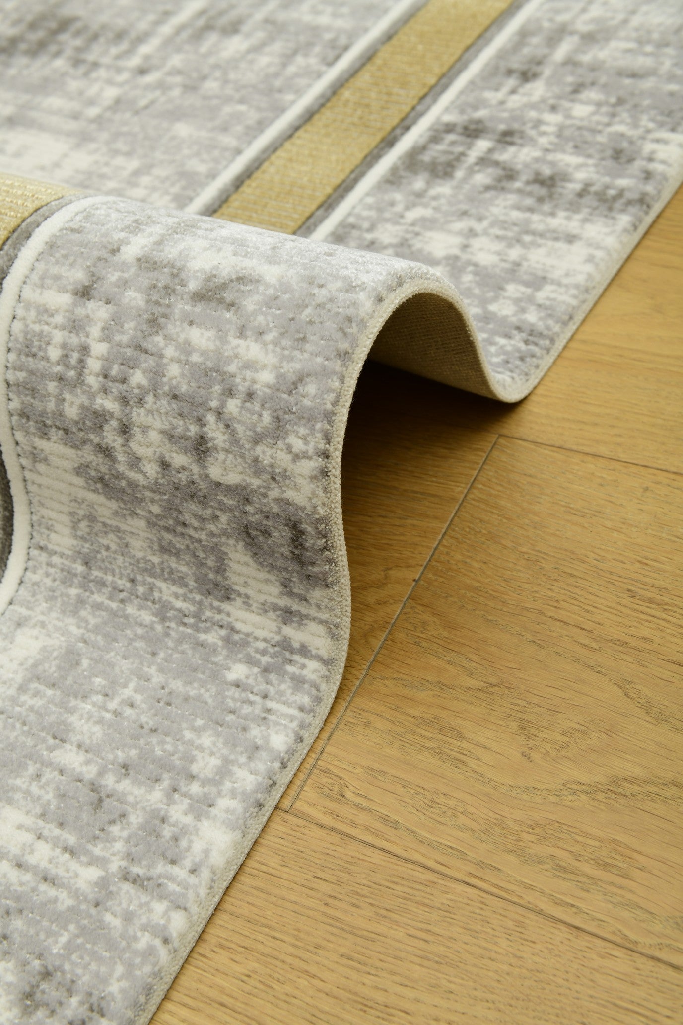 Modernizing the Classic: Turkish Galatas Soft Acrylic Rugs Redefine Tradition with a Contemporary Flair